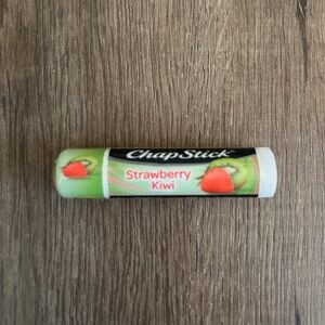 yummy moisturizing strawberry kiwi chapstick